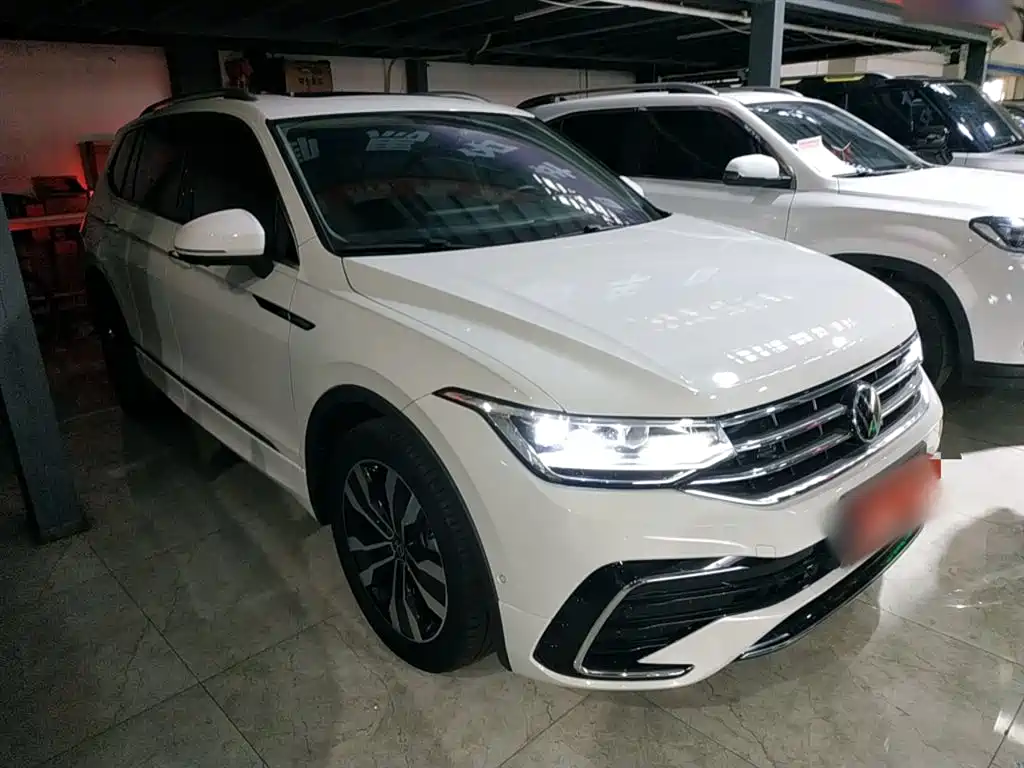 Volkswagen Tiguan L 2022 330TSI Auto 2WD R-Line Premium Edition фото 4