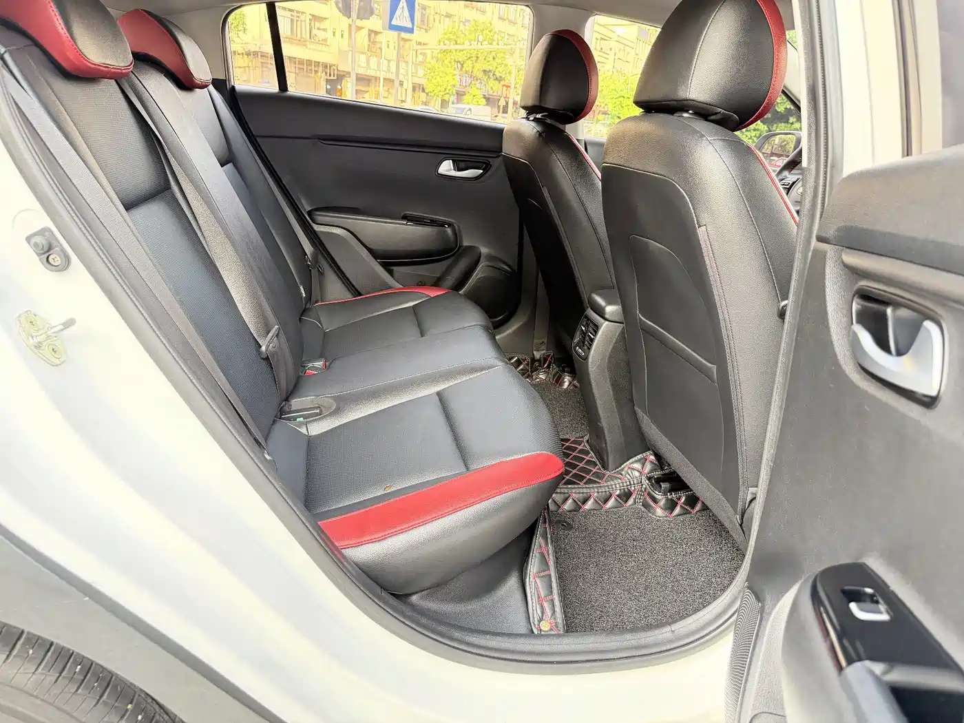 Photo 8 - Kia KX CROSS