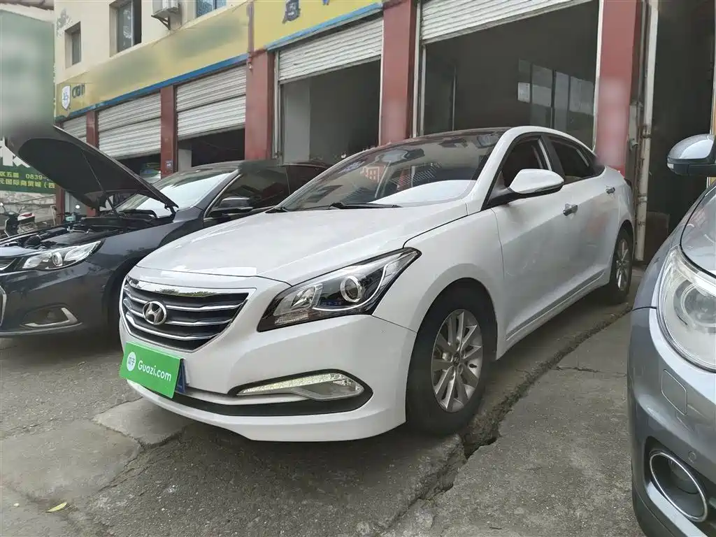 Hyundai Mistra 2014 1.8L Auto Smart GLS фото 2