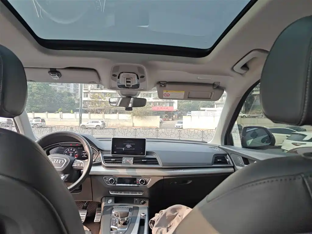 Audi Q5L 2020 Facelift 40 TFSI Honor Fashion фото 18