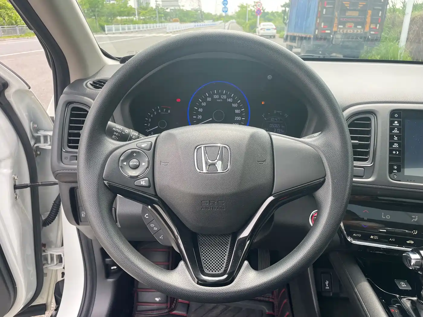 Фото 19 - Honda Vezel