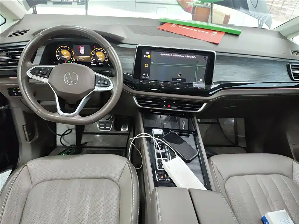 Volkswagen Viloran 2022 380TSI Premium Edition фото 12