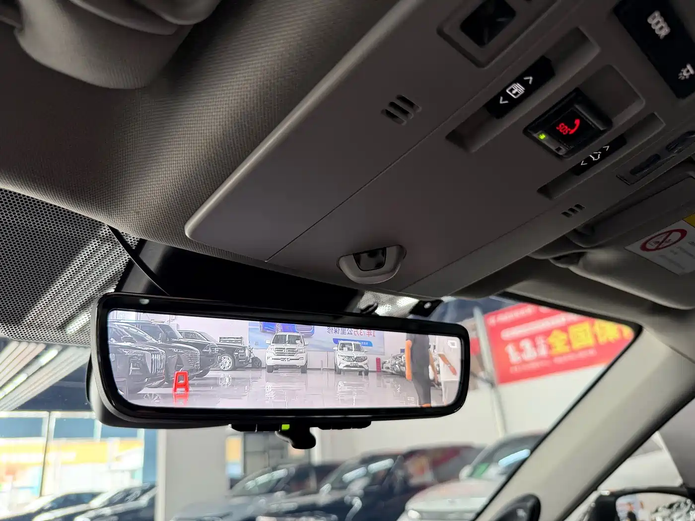Photo 22 - Toyota Highlander