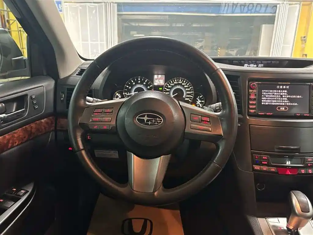 Subaru Outback 2010 3.6R Luxury Navigation фото 12
