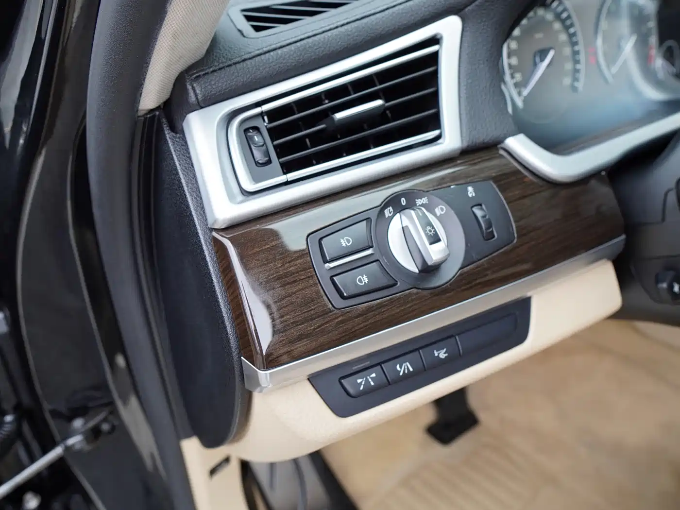 BMW 7 Series 2009 750Li Luxury фото 19