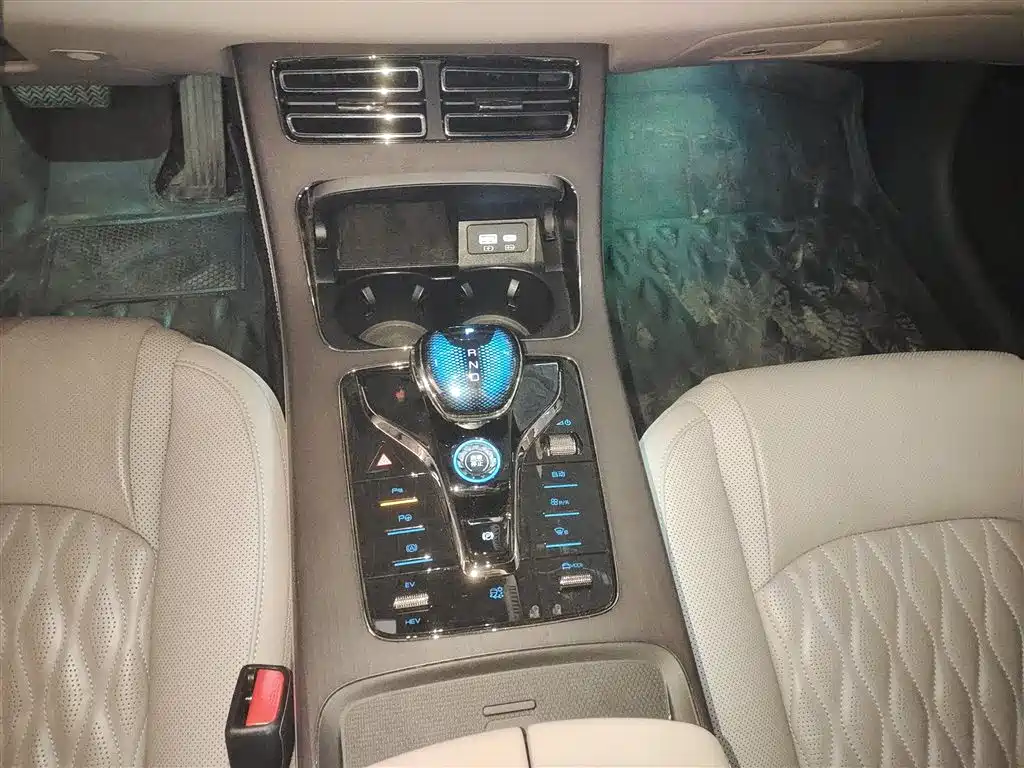 BYD Han 2025 DM-i Smart Driving Edition 125KM LiDAR Flagship фото 10