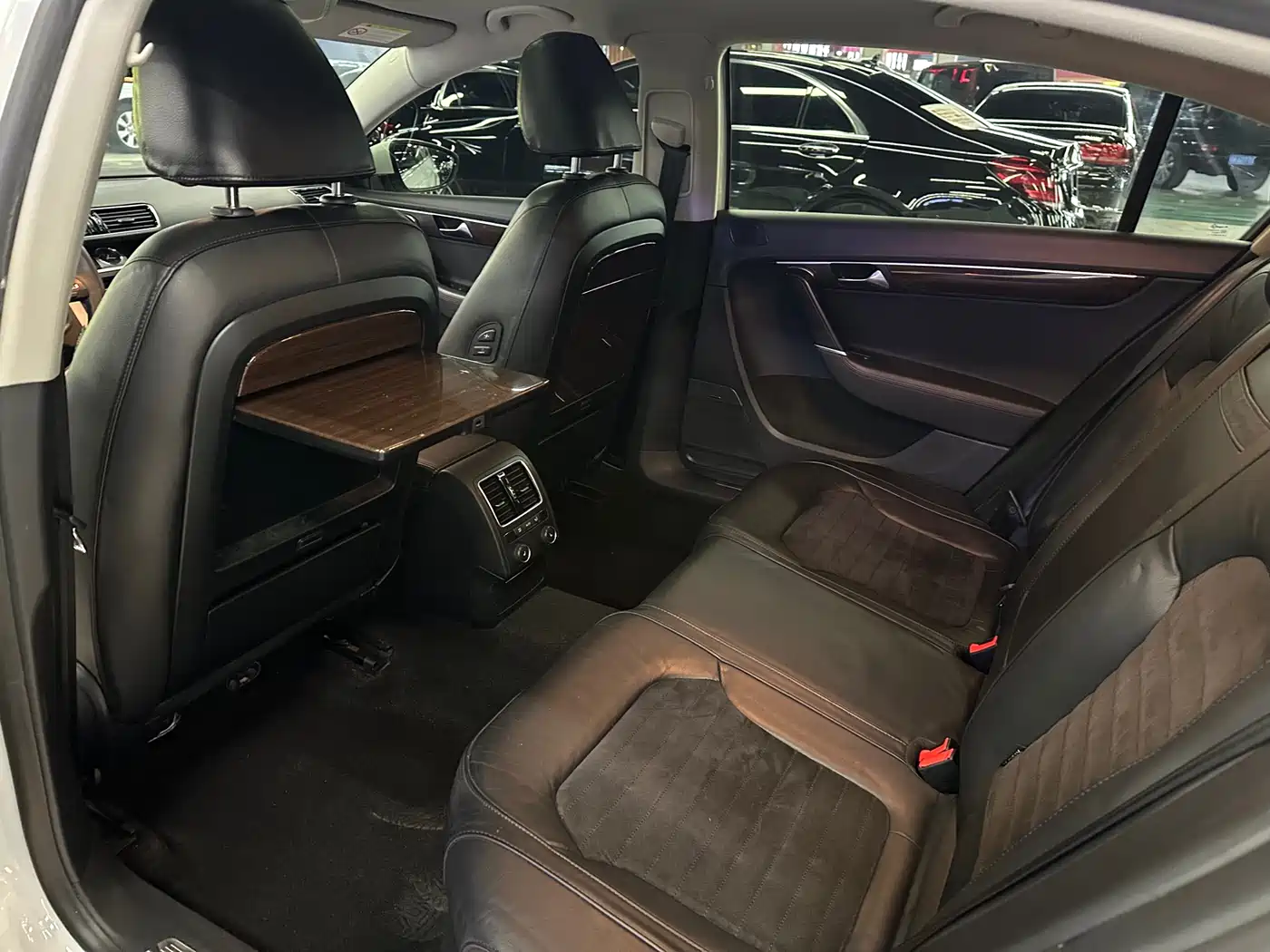 Volkswagen Magotan 2015 1.8TSI Premium фото 12