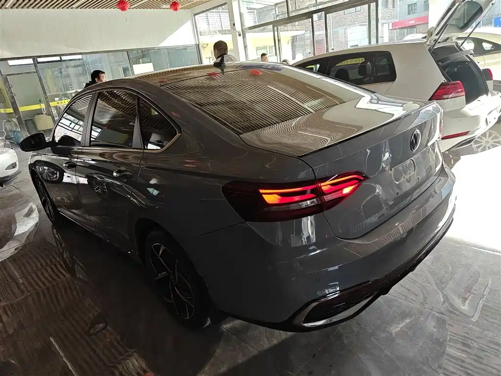Volkswagen Lavida 2023 280TSI DSG Starlight Comfort Edition фото 23
