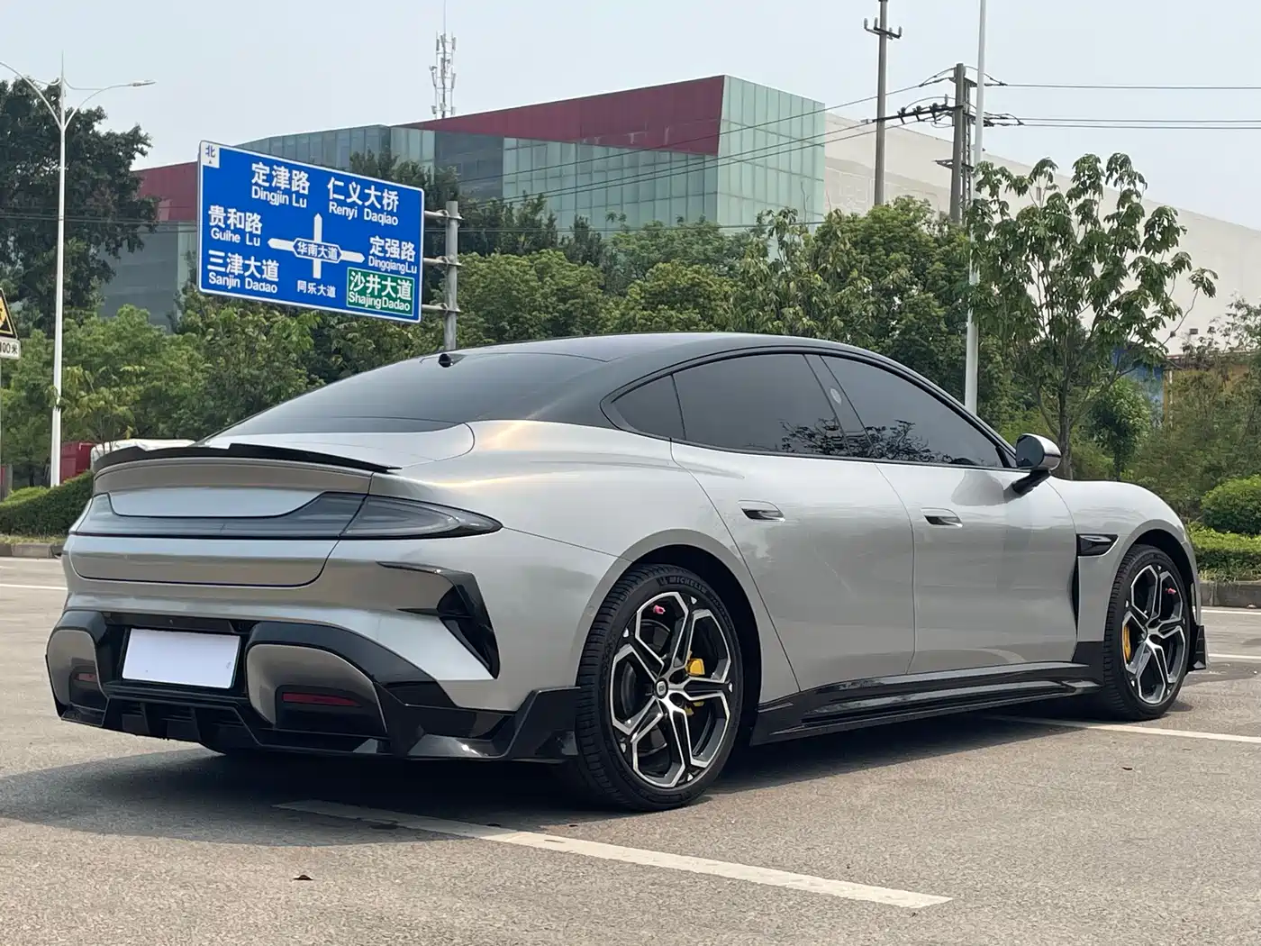 XIAOMI CAR XIAOMI SU7