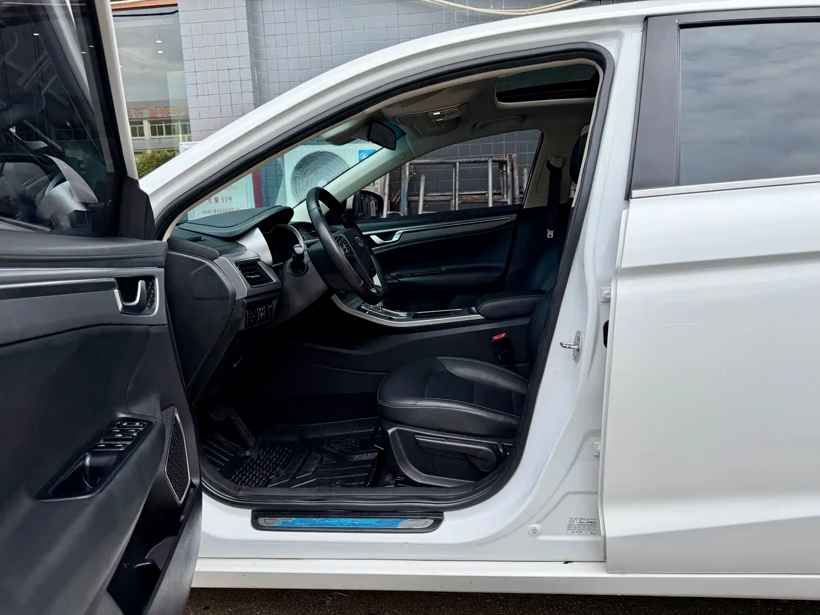 Фото 6 - Geely Emgrand GL