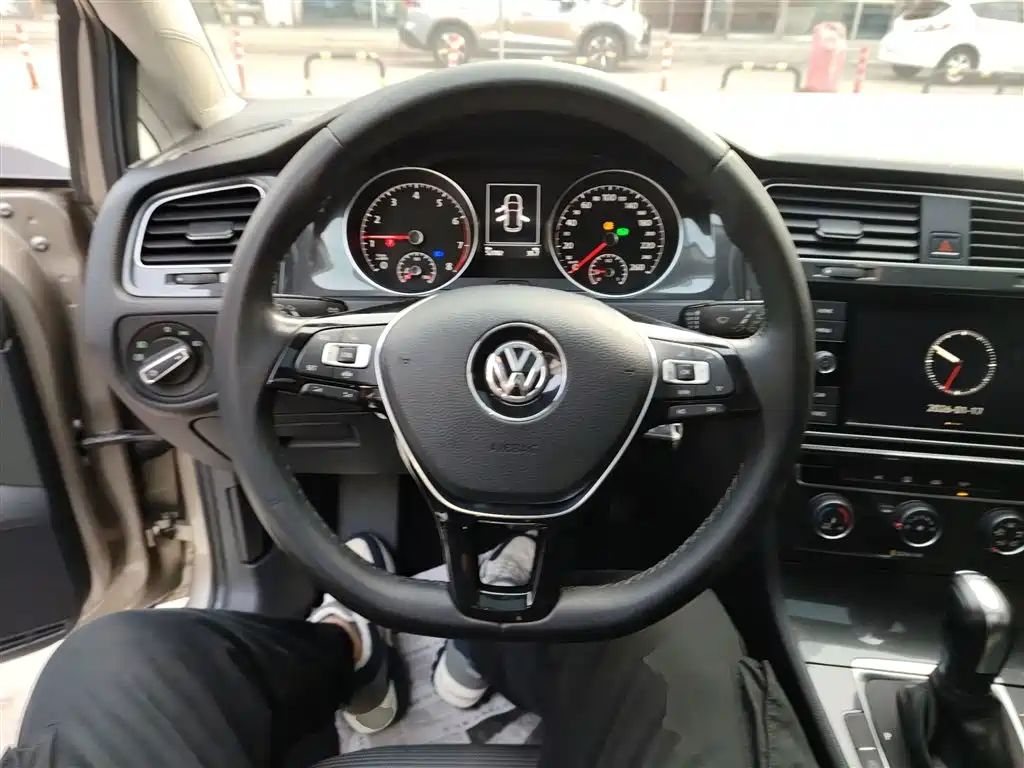 Volkswagen Golf 2019 280TSI DSG Comfort China VI фото 3