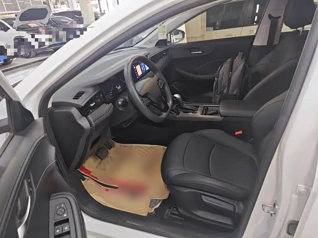 Roewe i5 2025 2023 1.5L CVT Luxury Edition