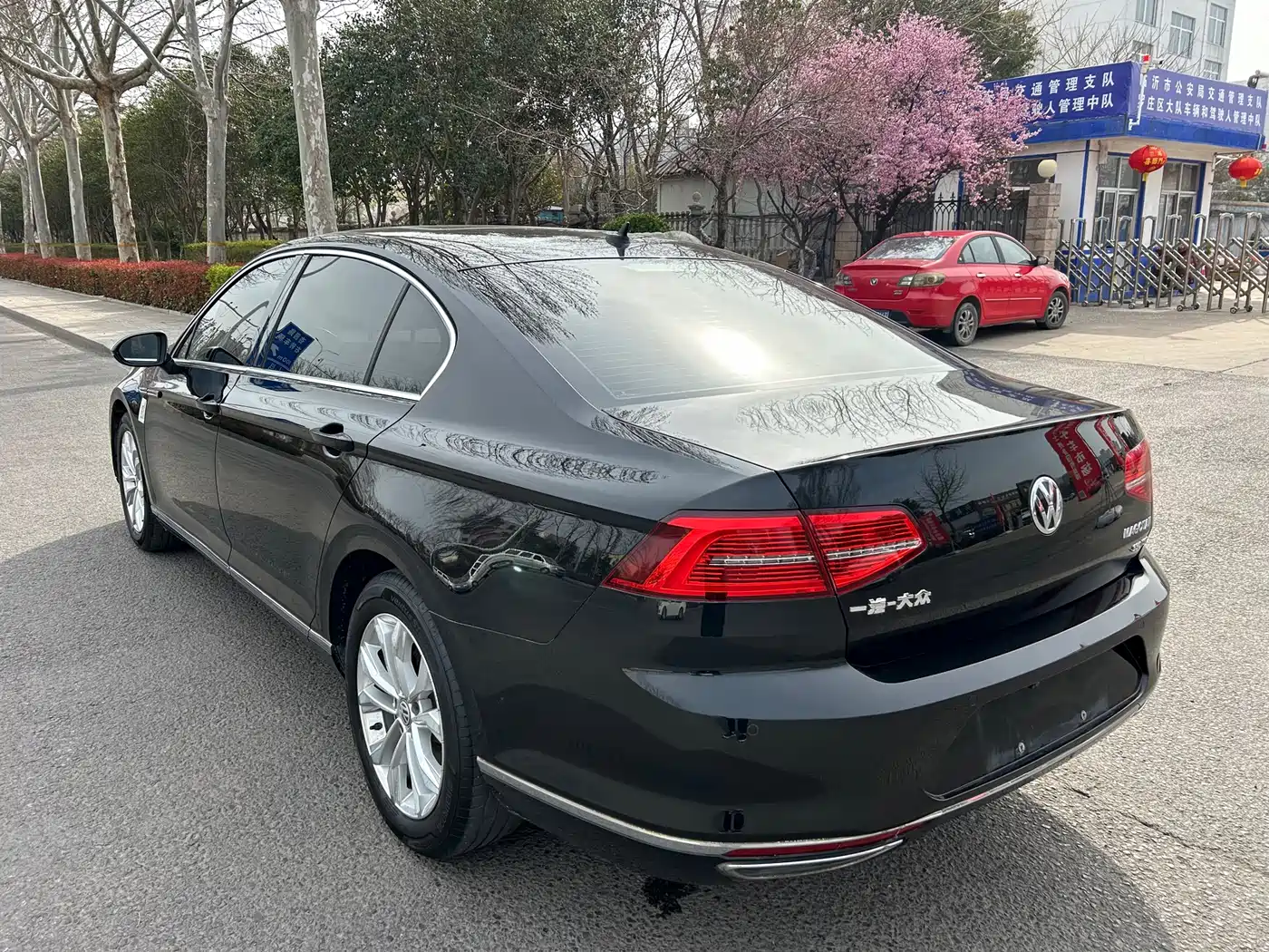 Volkswagen Magotan 2019 330TSI DSG Luxury Class China VI фото 12