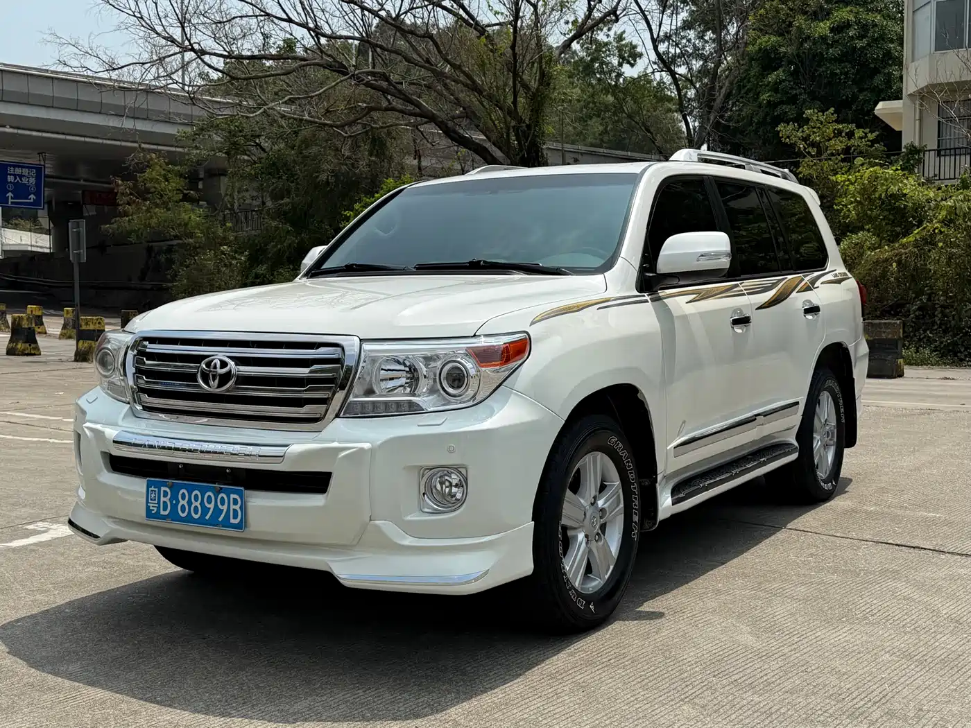 Toyota Land Cruiser (Import)