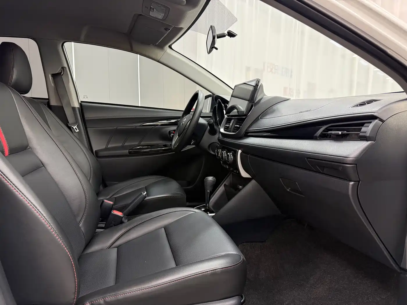 Toyota YARiS L Zhi Xuan 2022 Zhi Xuan X 1.5L CVT Luxury PLUS Edition фото 8