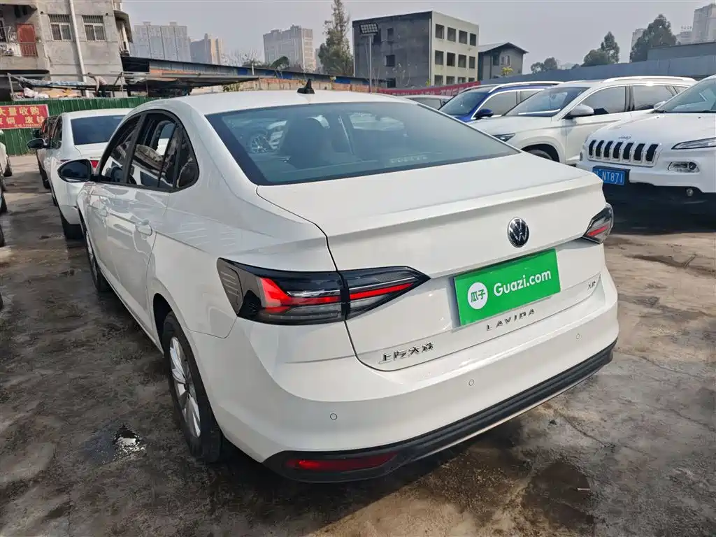 Volkswagen Lavida 2023 Xinrui 1.5L Auto Xinyi Edition фото 5