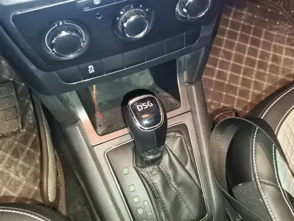 Škoda Yeti 2017 TSI280 DSG Advance фото 14