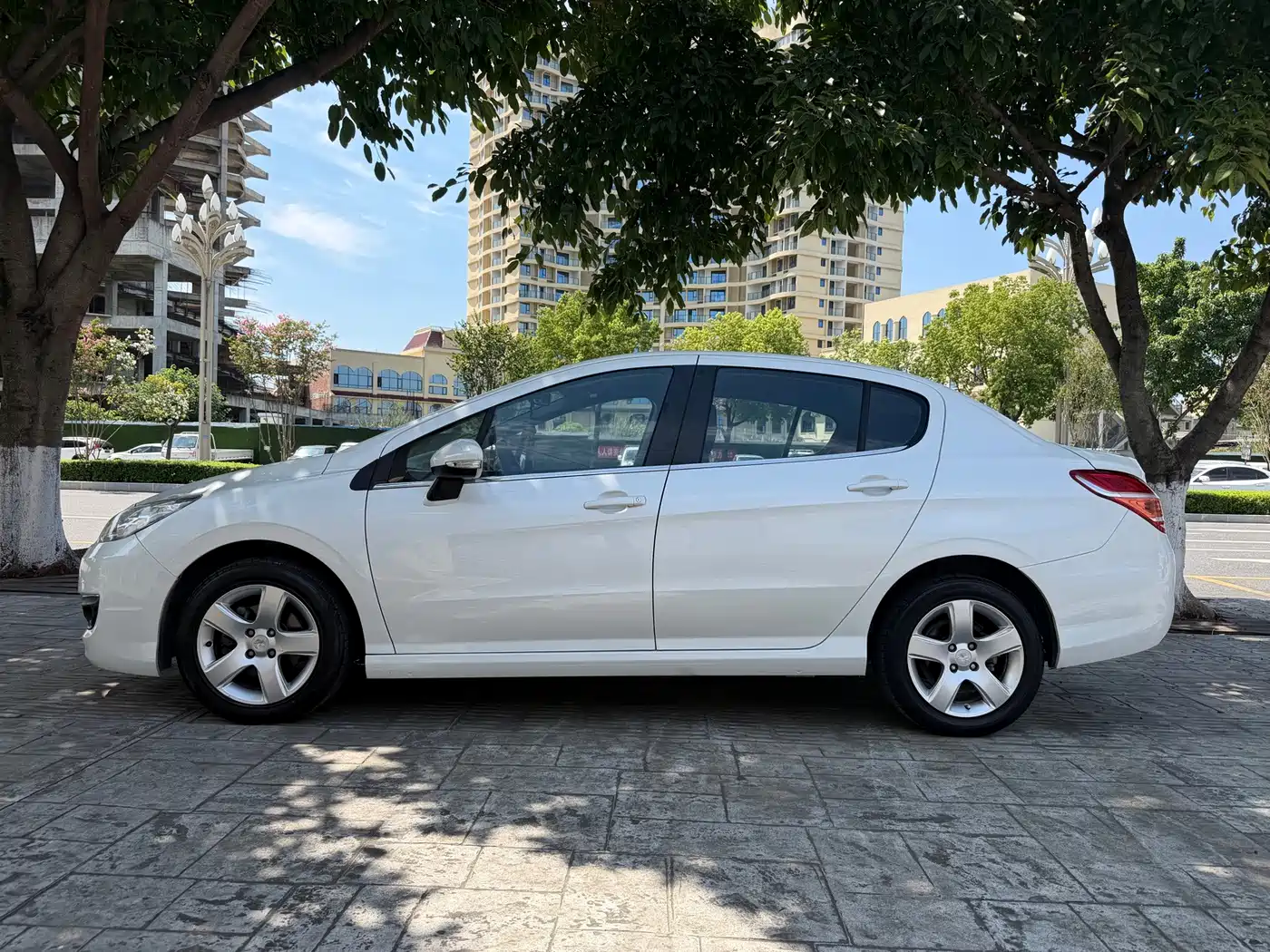 Peugeot 308 2014 2014 Model Joy Edition Classic 1.6L Manual Superior Style