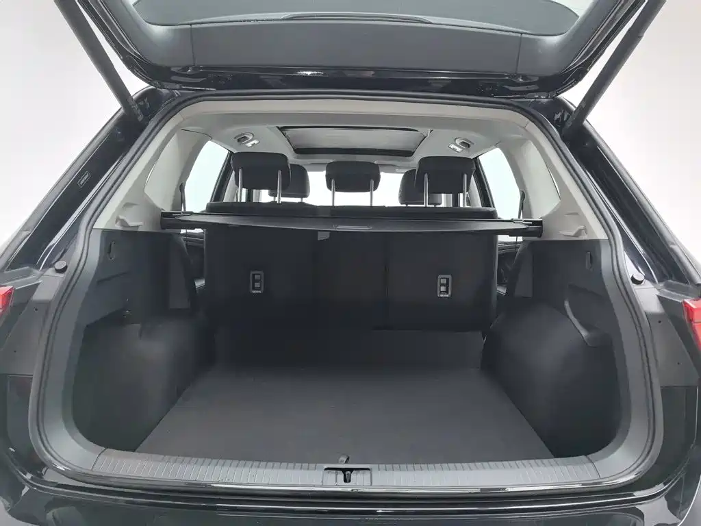 Volkswagen Tiguan L 2025 2024 Outstanding 330TSI Auto 2WD R-Line Dragon Glory Edition