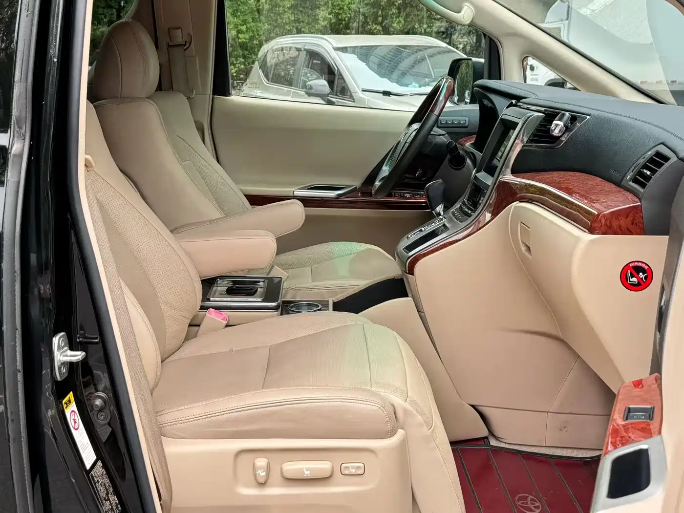 Toyota Alphard 2011 3.5L Luxury Edition фото 6