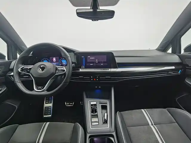 Volkswagen Golf 2023 Facelift 280TSI DSG R-Line Lite — фото 5