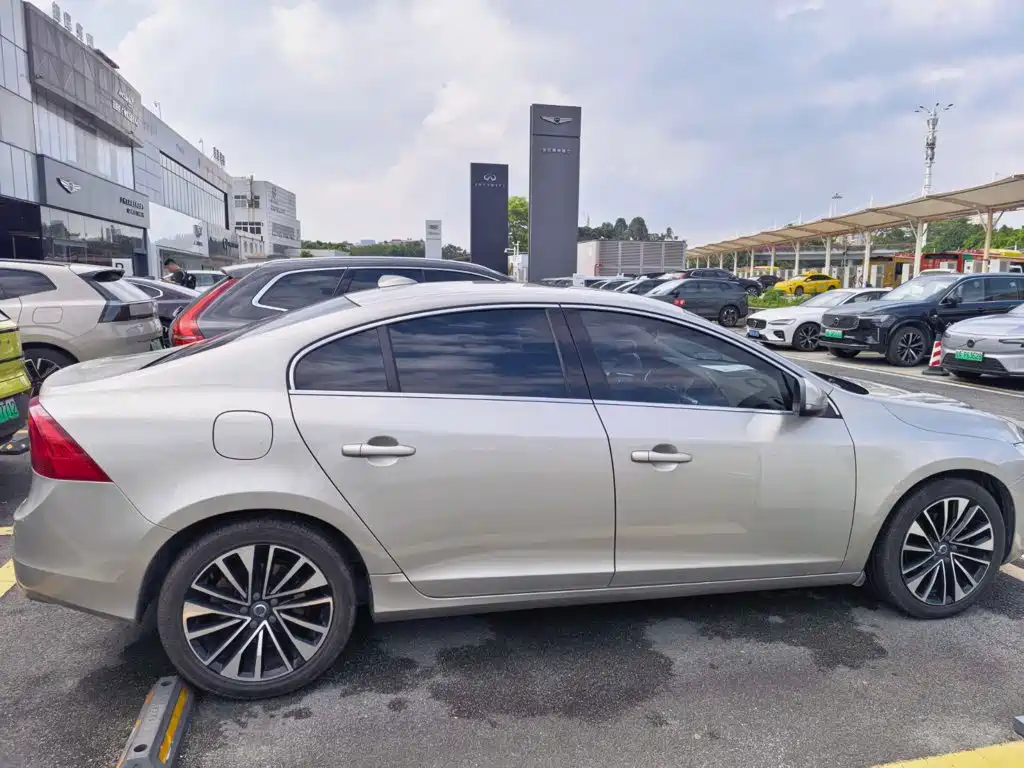 Фото 5 - Volvo S60