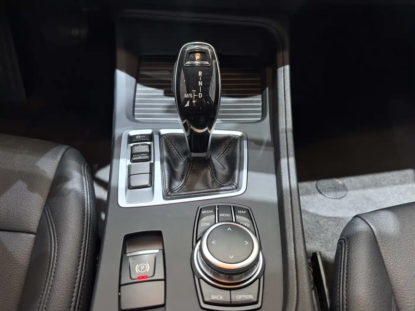 BMW 1 Series 2023 120i M Sport фото 13
