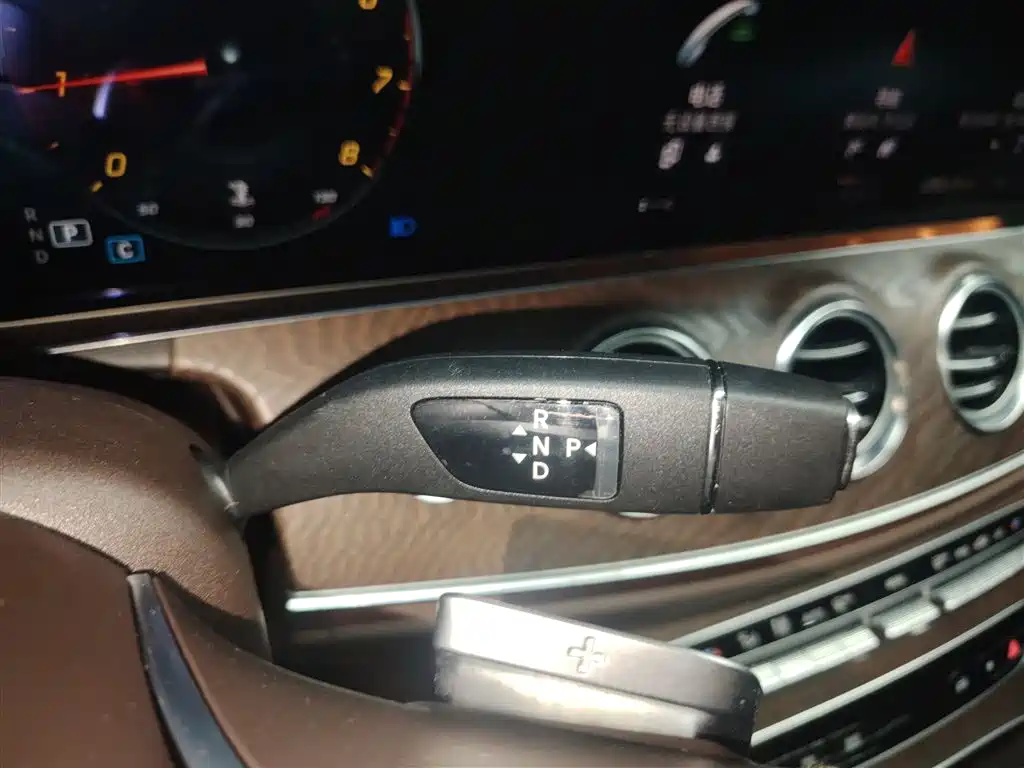 Mercedes-Benz E-Class 2023 Facelift E 300 L Luxury фото 6