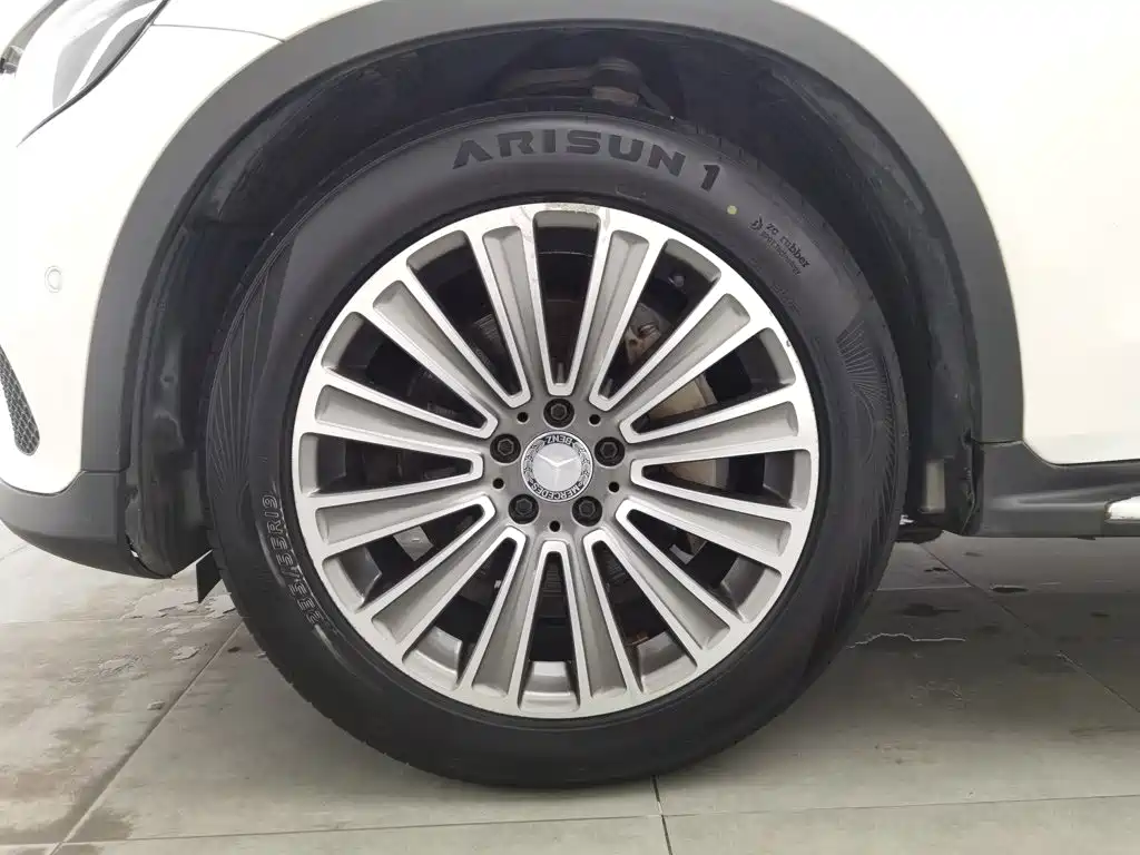 Фото 17 - Mercedes-Benz GLC