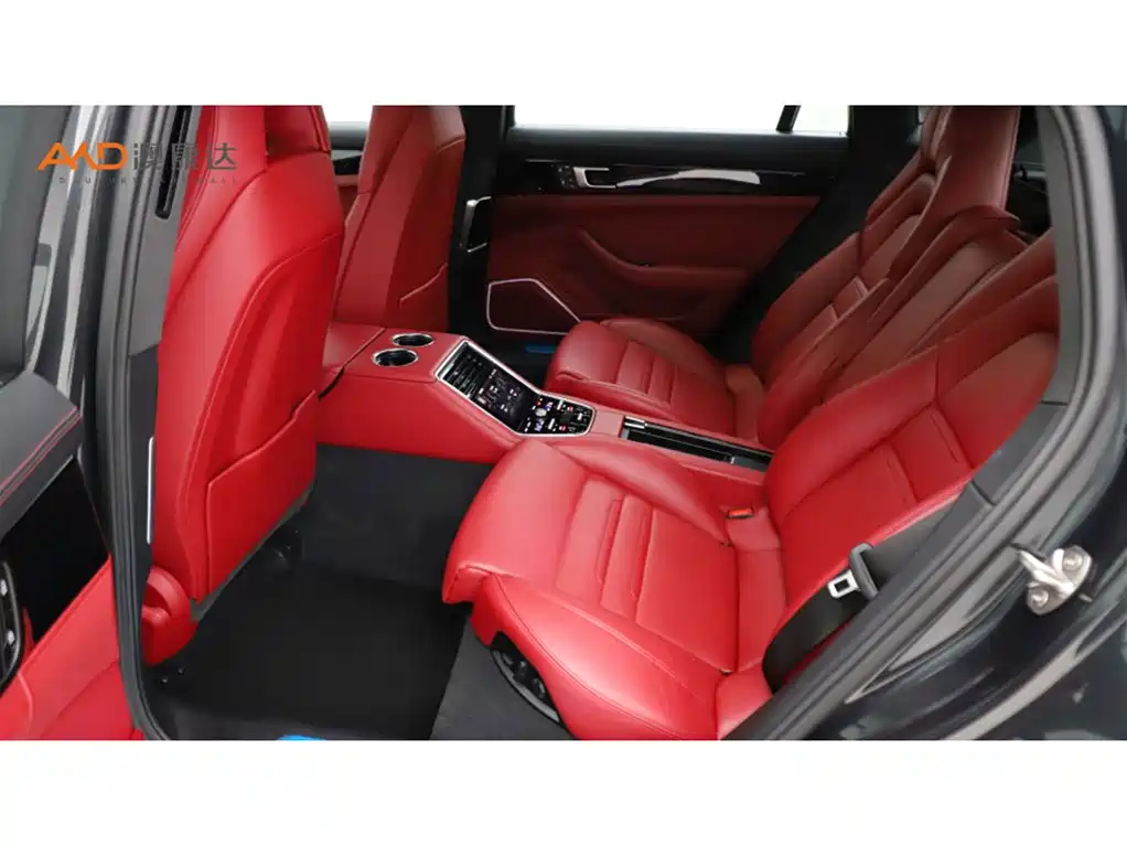 Фото 7 - Porsche Panamera