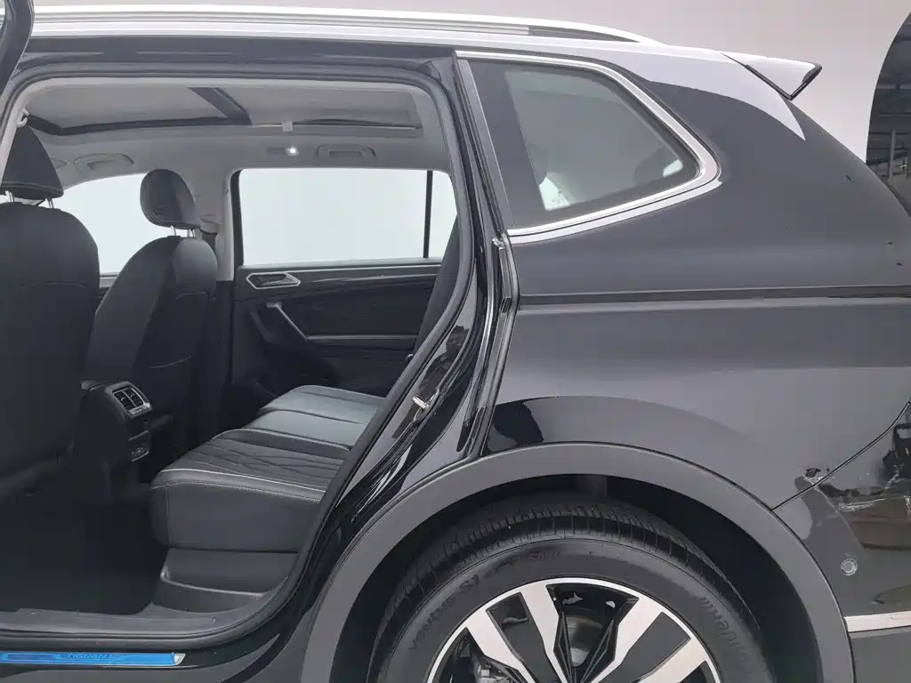 Volkswagen Tiguan L 2025 2024 Outstanding 330TSI Auto 2WD R-Line Dragon Glory Edition