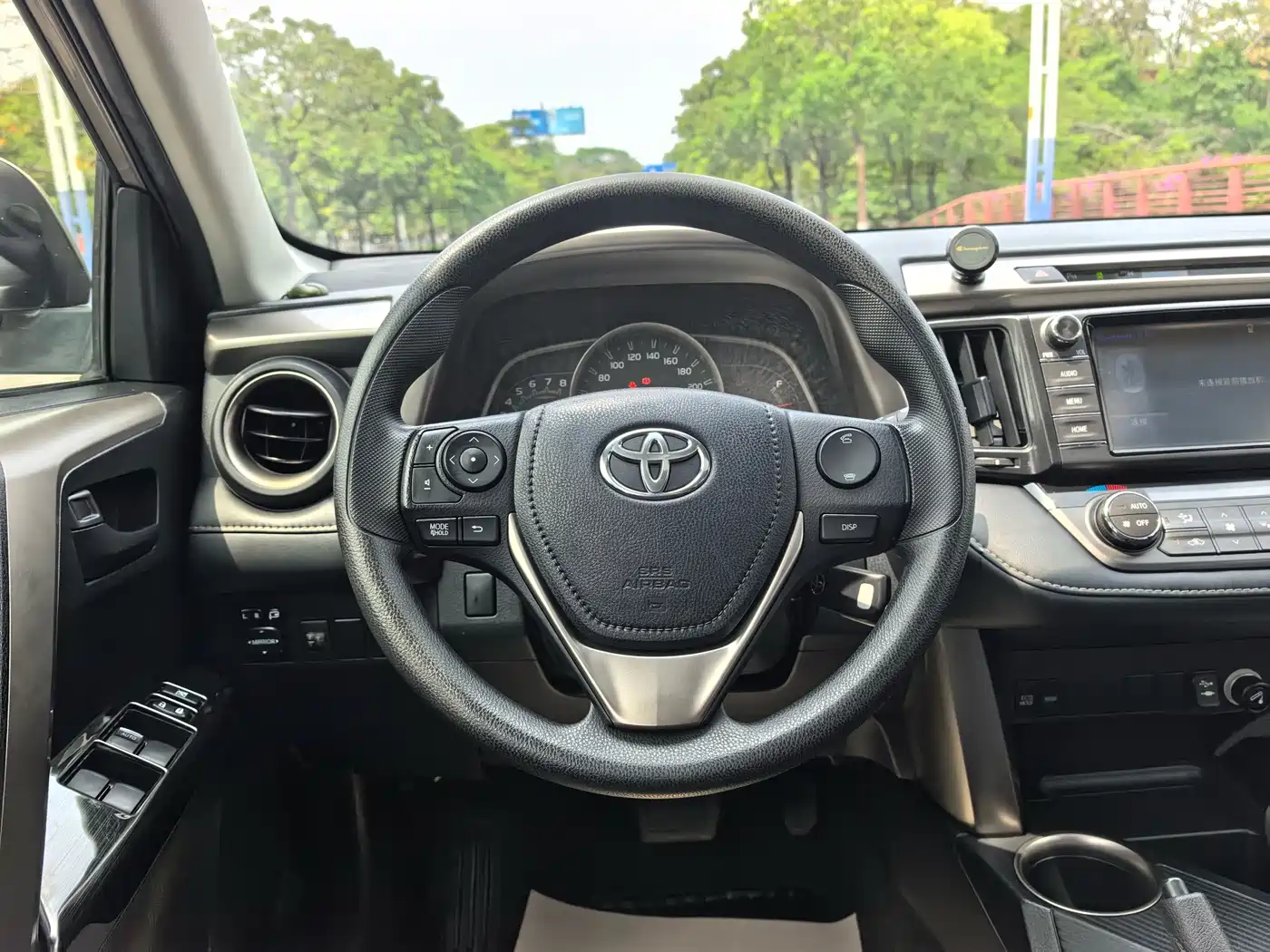 Toyota RAV4 Rongfang 2015 2.0L CVT 2WD Trend Edition фото 15