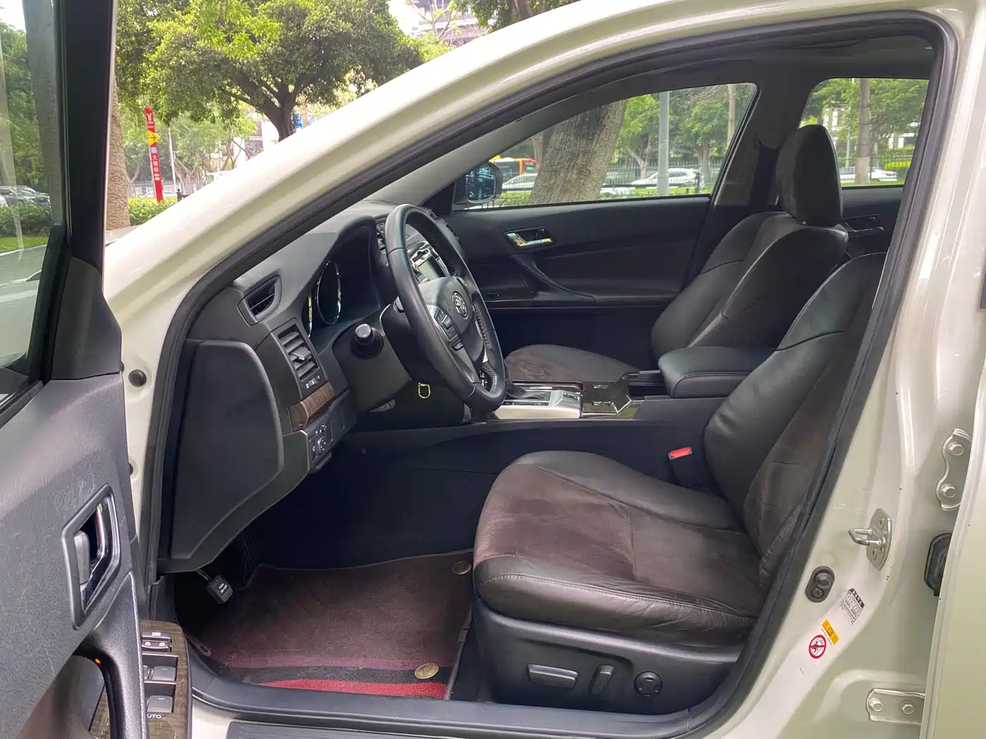 Toyota Reiz 2013 2.5V Premium Edition фото 7