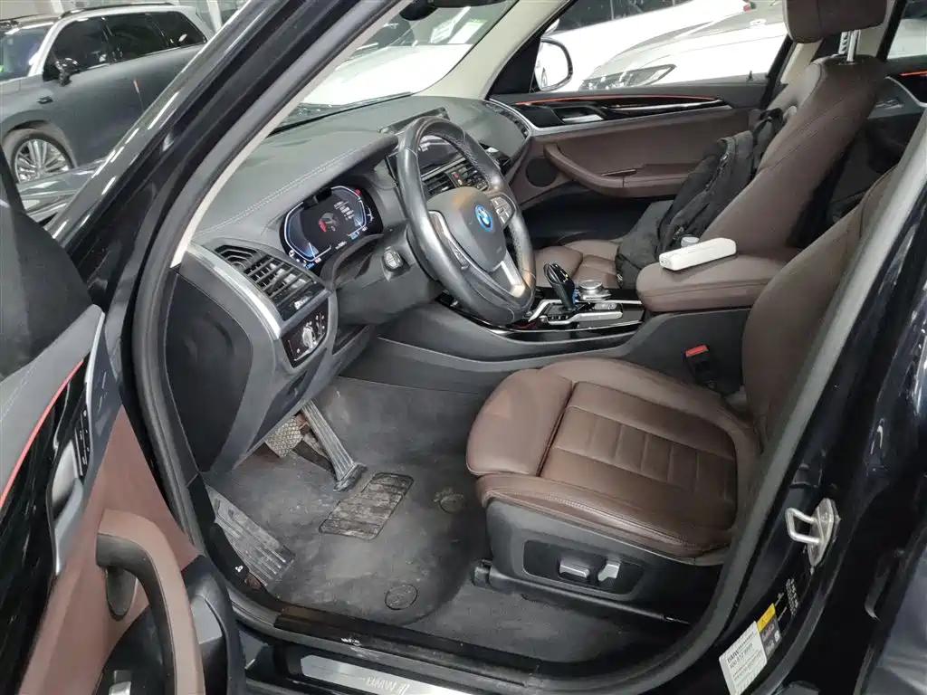 BMW iX3 2021 Facelift Leading фото 7