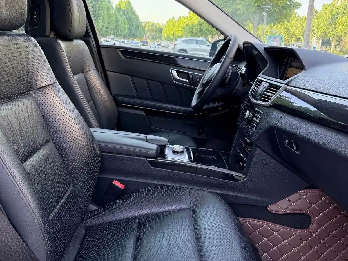 Mercedes-Benz E-Class 2012 E 300 L Fashion фото 10