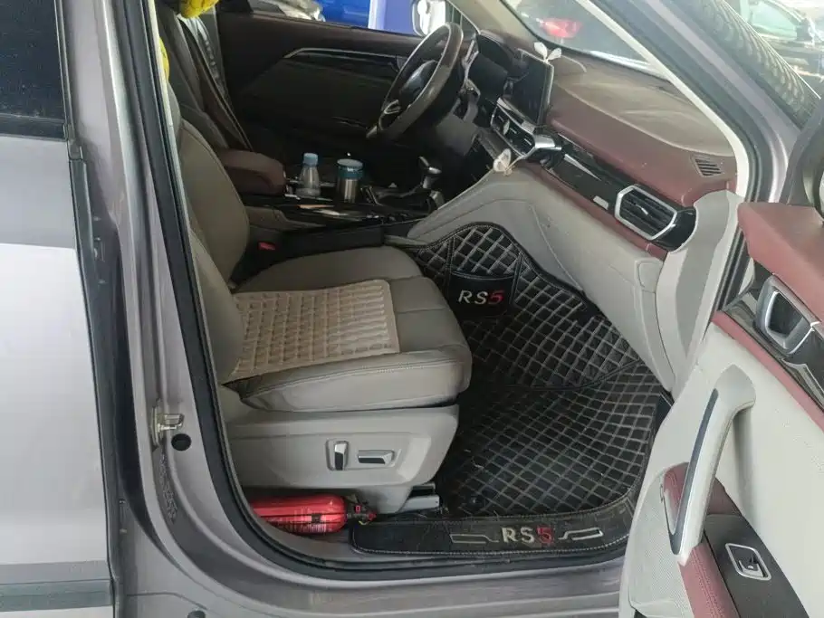 Фото 7 - Baojun RS-5