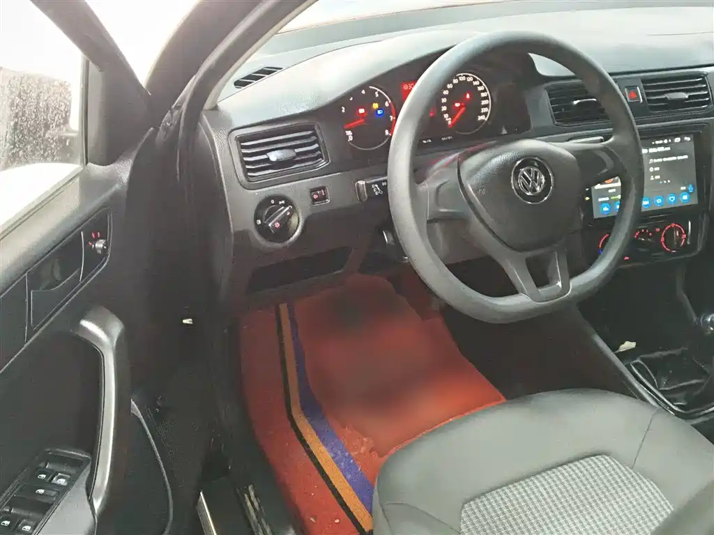 Volkswagen Santana 2016 1.6L Manual Trend Edition фото 13
