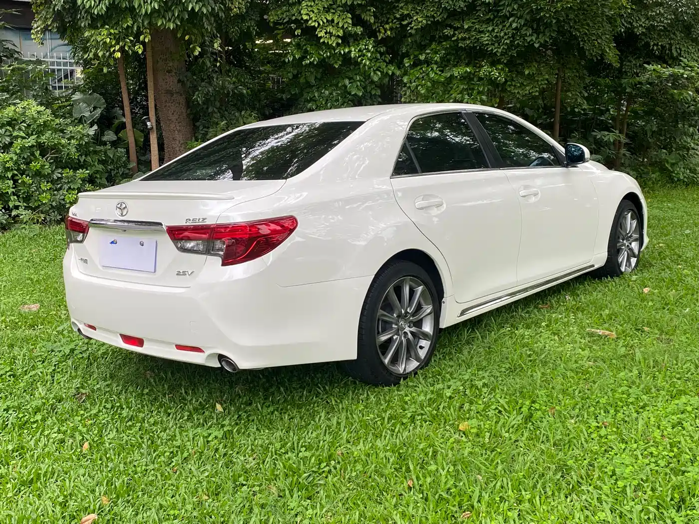 Toyota Reiz 2013 2.5V Premium Edition фото 26