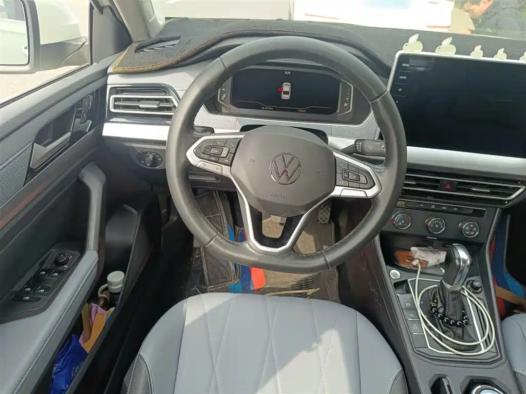 Volkswagen Lavida 2023 1.5L Auto Five Million Edition фото 3
