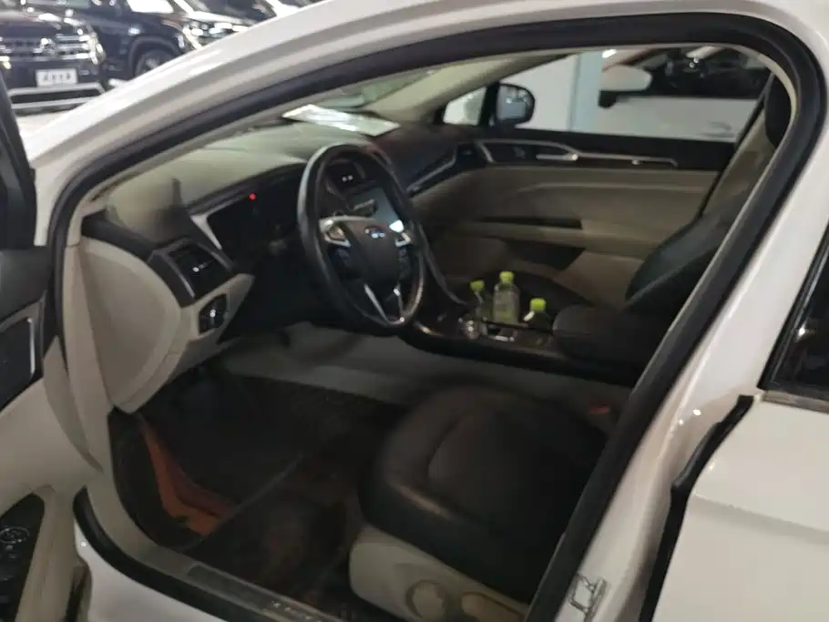 Фото 9 - Ford Mondeo