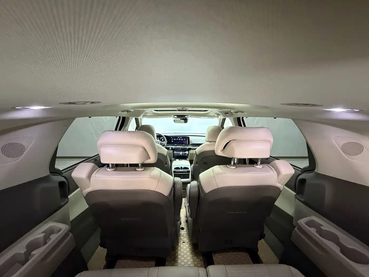Kia Carnival 2021 2.0T Flagship Edition фото 27