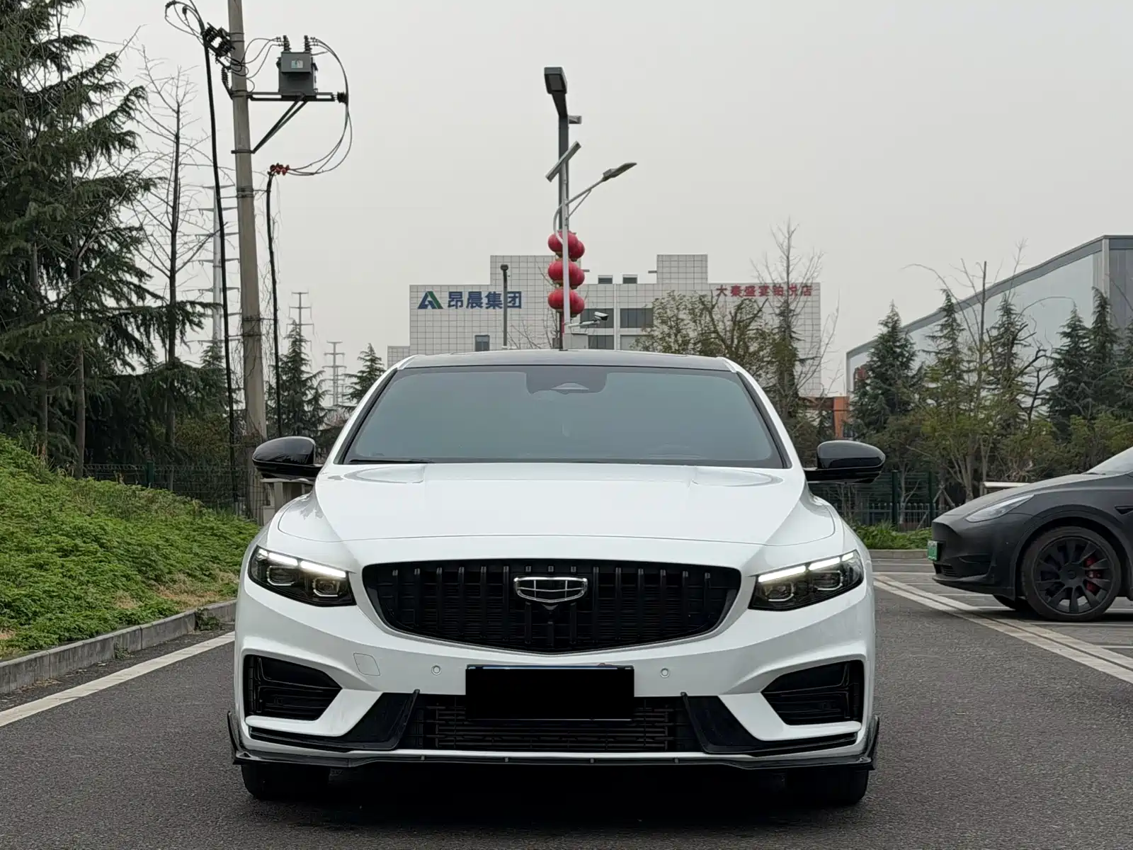 Фото 2 - Geely Preface