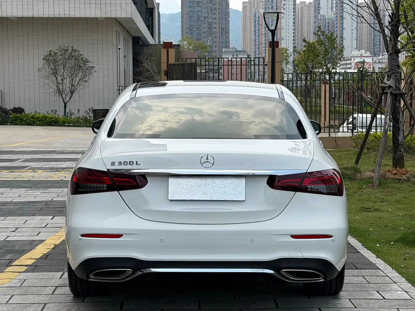  E CLASS