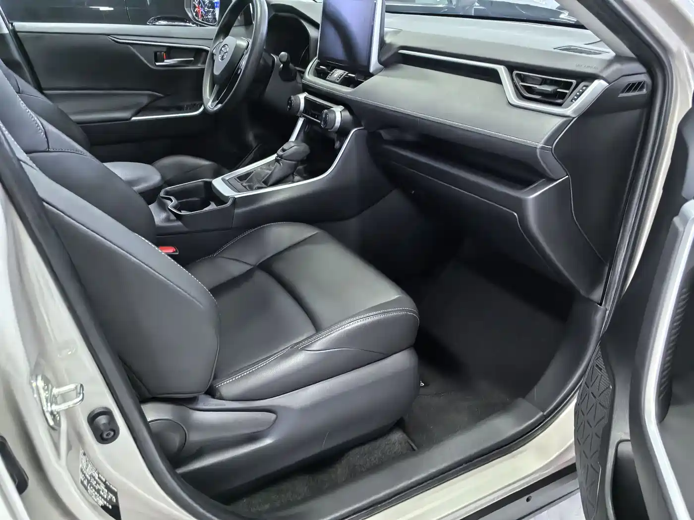 Toyota Wildlander 2021 2.0L CVT 4WD Luxury Edition фото 11