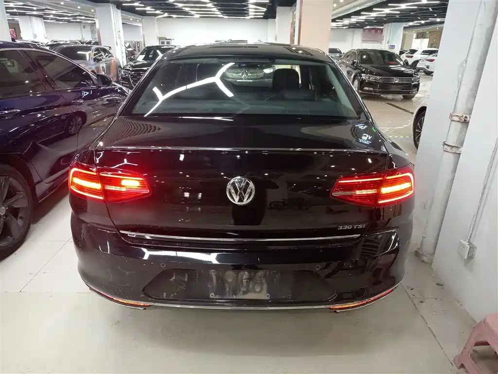 Volkswagen Magotan 2018 330TSI DSG Luxury фото 22