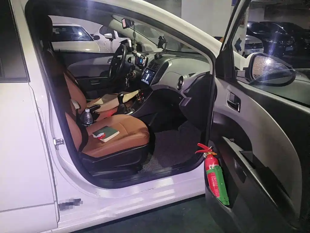 Chevrolet Aveo 2012 2011 Sedan 1.4L MT SE