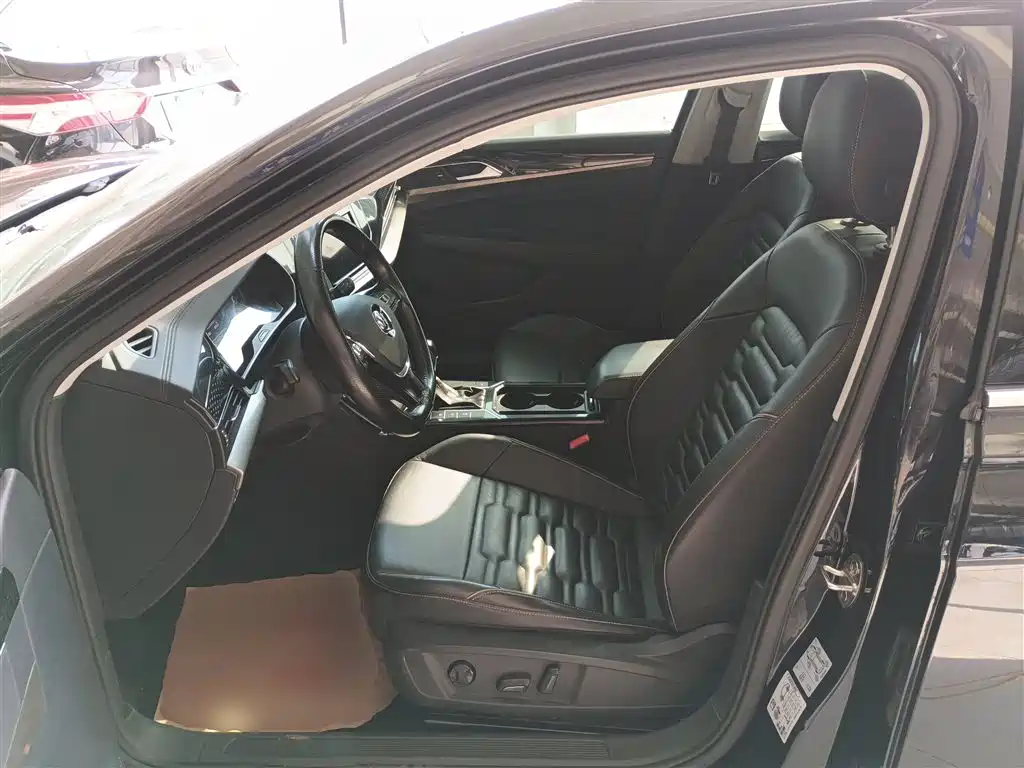Volkswagen Passat 2019 330TSI Elite Version China VI фото 11