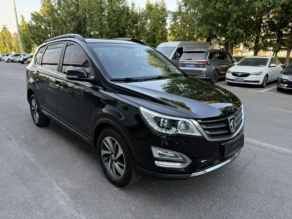 Baojun 560 2016 2015 1.8L Manual Luxury