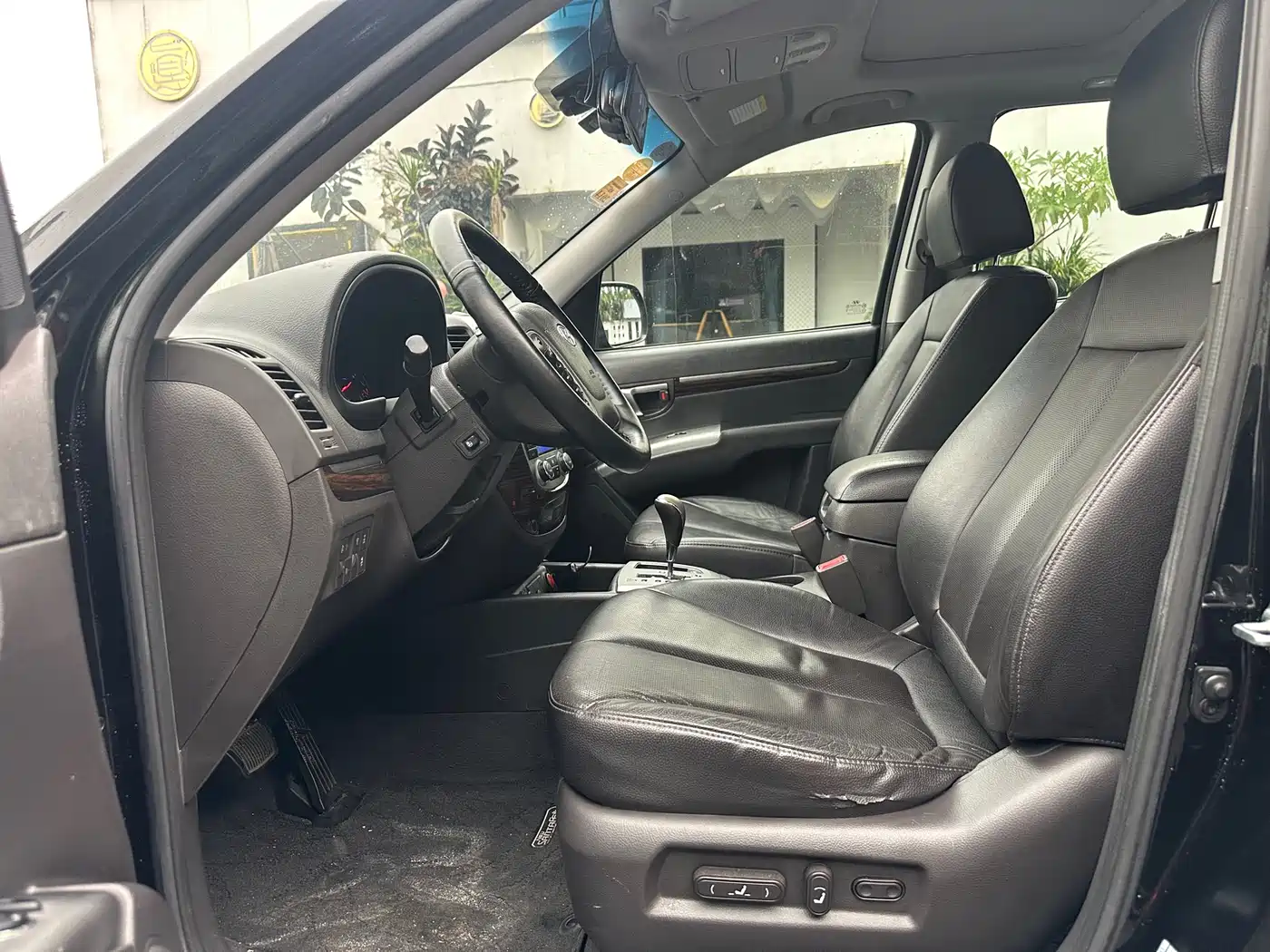 Hyundai Santa Fe Classic 2011 2.4 Premium 7-seat 2WD фото 10