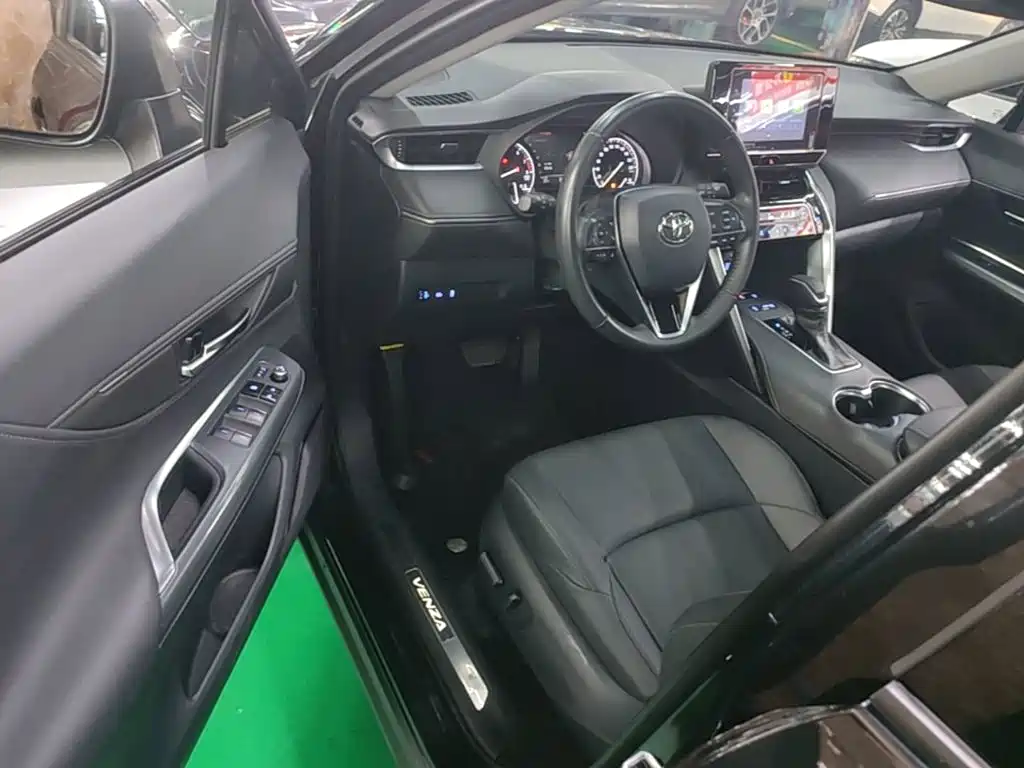 Toyota Venza 2023 2022 2.0L CVT 2WD Luxury